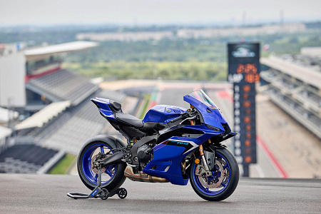 Мотоцикл Yamaha R9